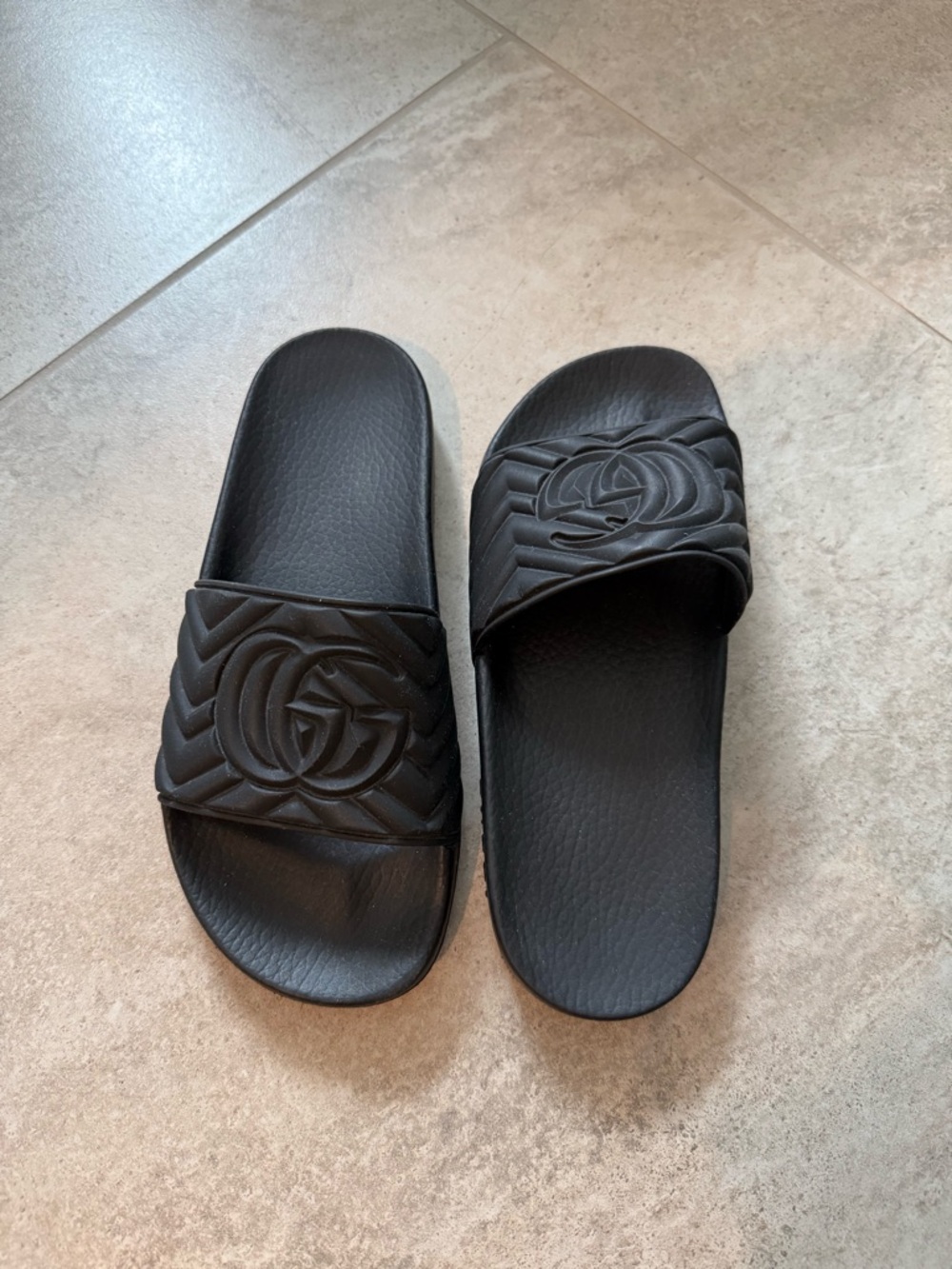 Authentic Gucci Matelasse Black Logo Slide Sandals - Women Size 38 / 7.5 - Picture 5 of 10